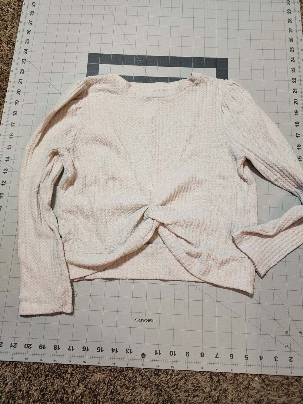 Madden Girl Waffle Knit Long Sleeve Twist Top Size M (8/10) Cream